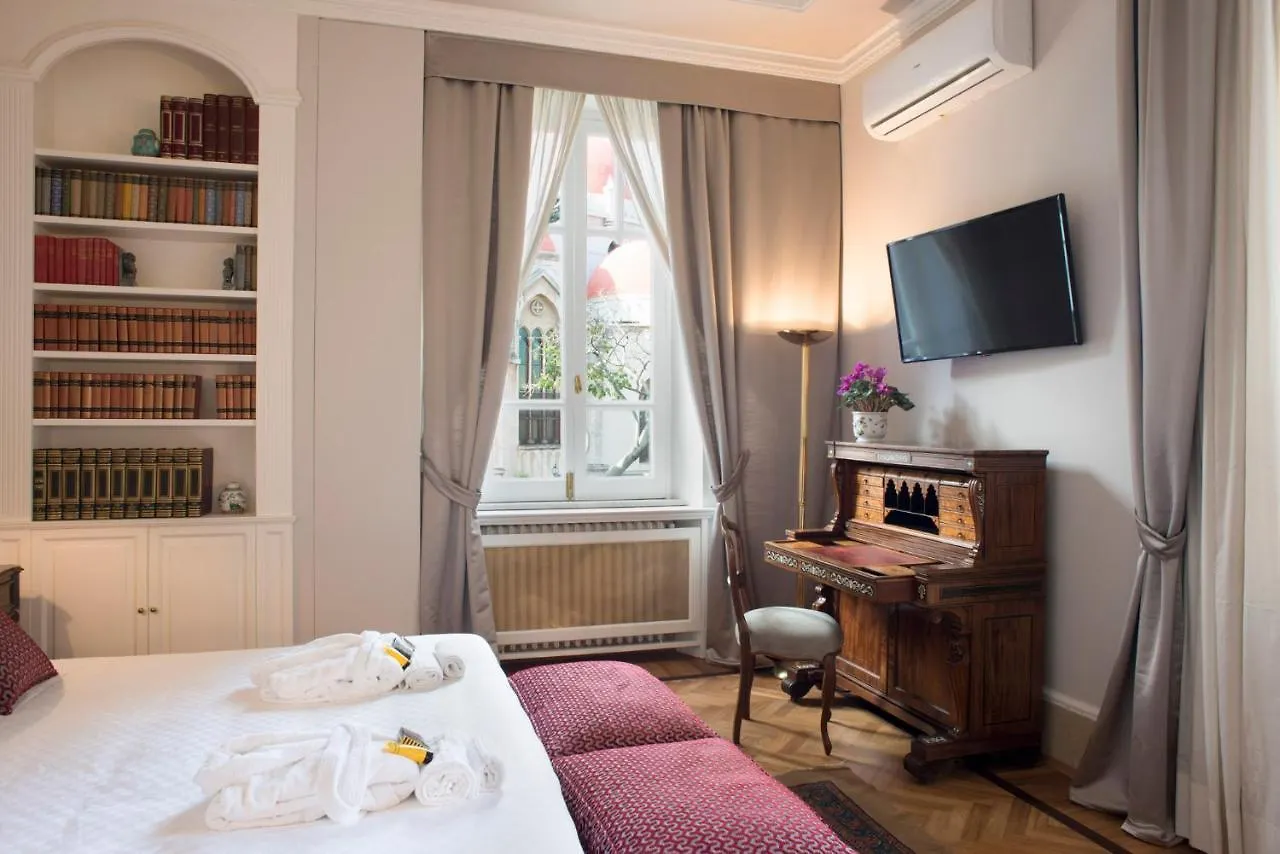 Vittoria - House Of Charme Bed & Breakfast Messina