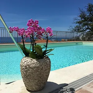 https://hotel-mediterraneo-cavi-di-lavagna.hotelitalianriviera.com